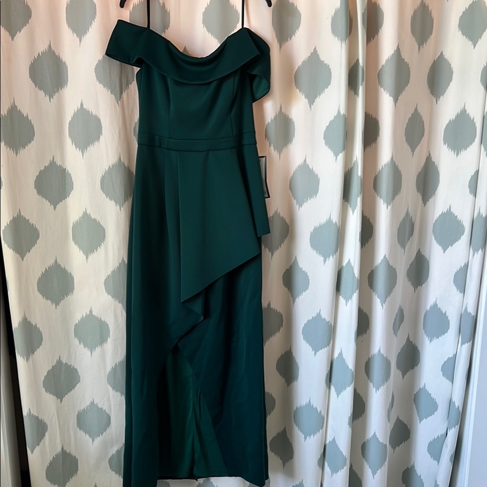Elegant Green Off-Shoulder Dress